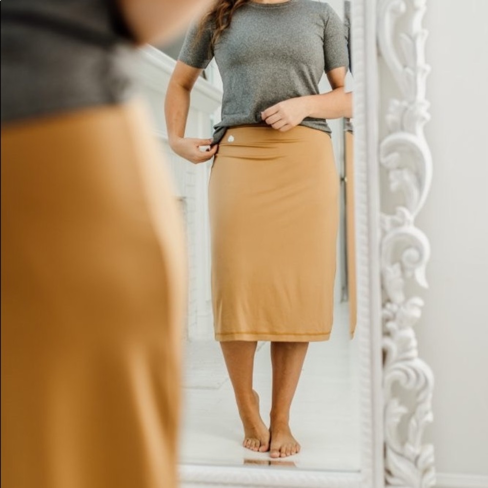 Midi Length Snoga Skirt with Attached Leggings